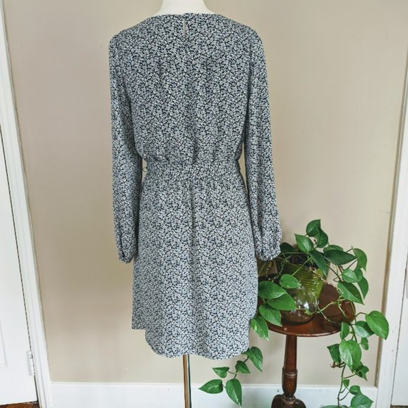 NWT Loft Floral Print Dress with ruffle detail and belted tie - Size 6 - Picture 4 of 10